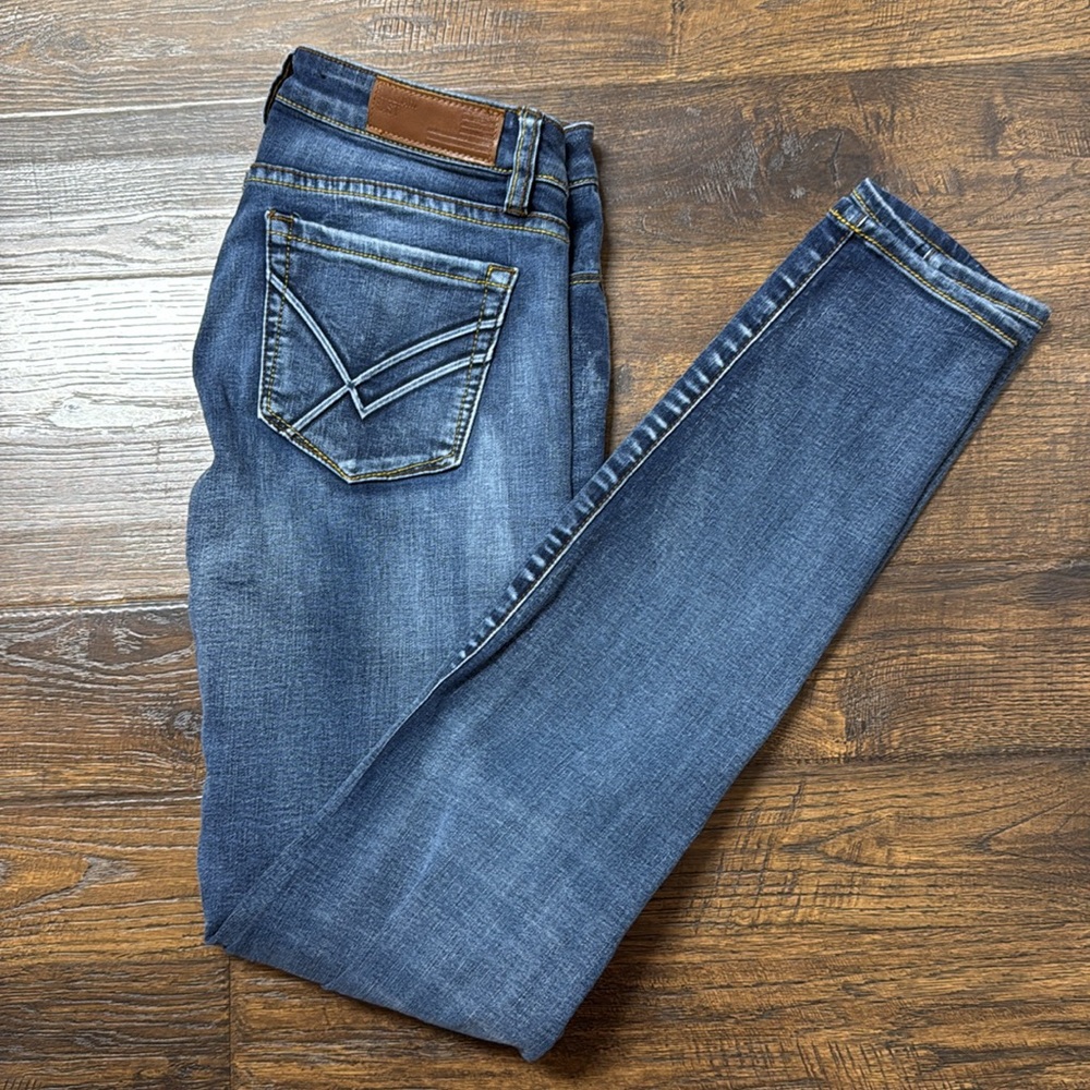 William Rast women’s jeans med dark wash size 27